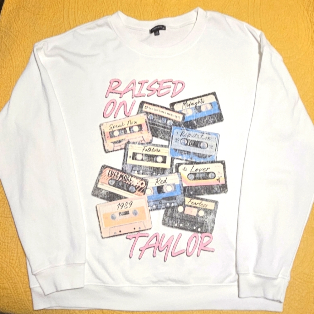 NEW‎ Taylor Swift Oversized Raised On Taylor Graphic Sweatshirt: Size- Large